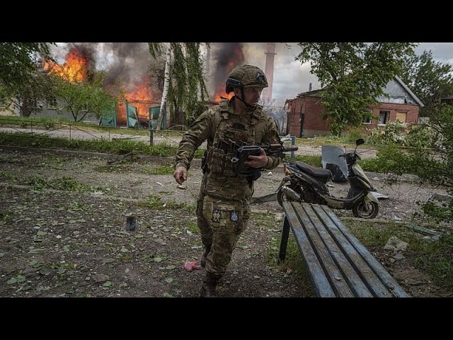 ⁣Se intensifican los ataques rusos en Járkov a la espera de una retirada ucraniana