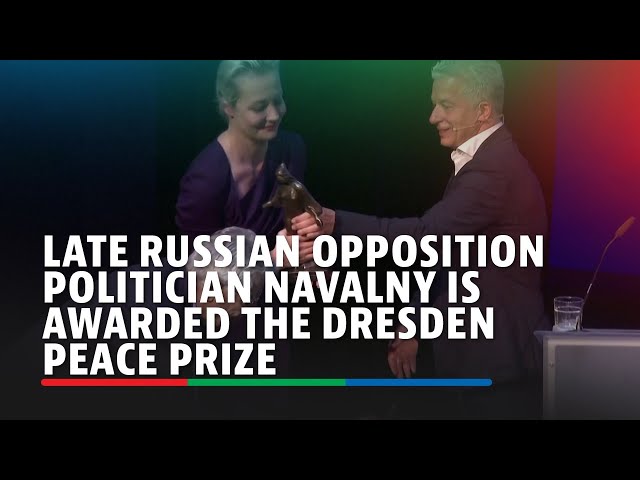 ⁣Late Russian opposition politician Navalny is awarded the Dresden Peace Prize