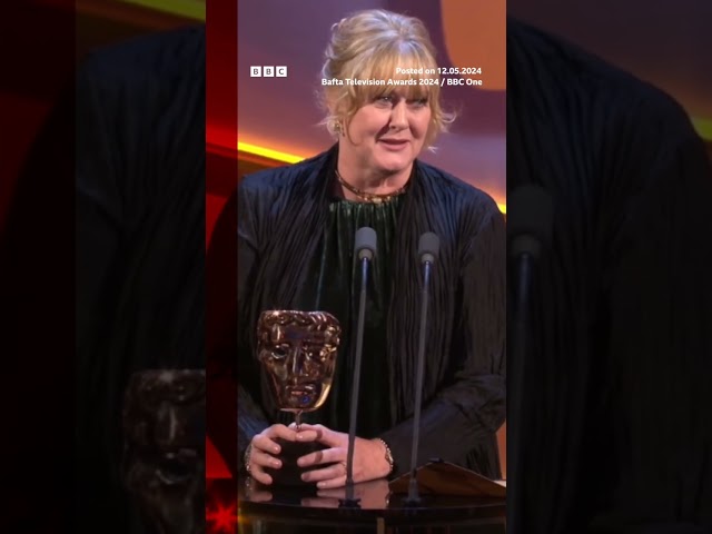 ⁣Sarah Lancashire won a TV Bafta for her performance in Happy Valley. #HappyValley #Baftas #BBCNews