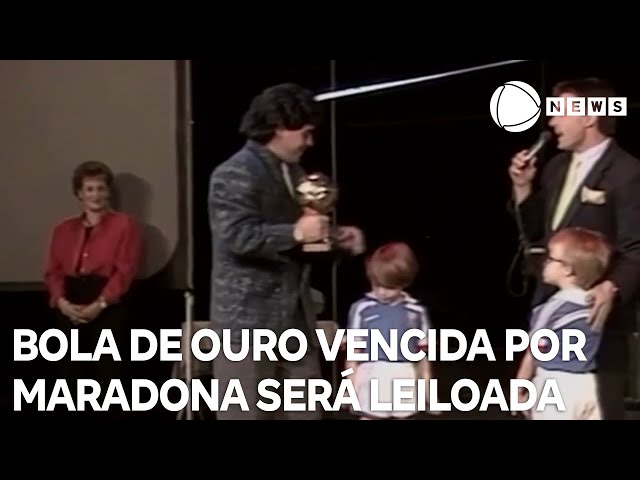 ⁣Bola de Ouro vencida por Maradona em 1986 será leiloada