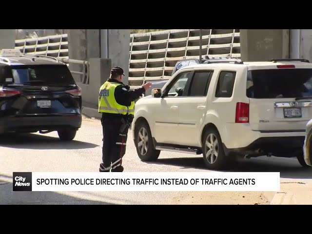 ⁣Police officers replace traffic agents at some city intersections