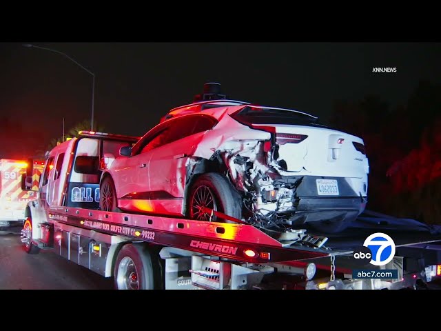⁣Waymo vehicle involved in crash on 10 Freeway in West Los Angeles