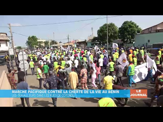 ⁣Marche pacifique contre la cherté de la vie au Bénin