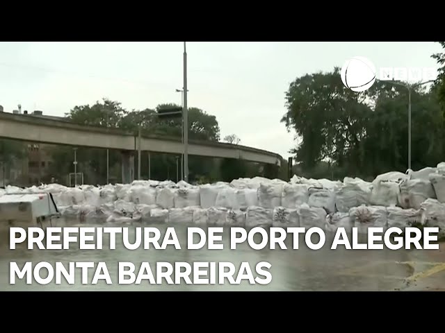 Prefeitura de Porto Alegre monta barreiras para evitar novas inundações