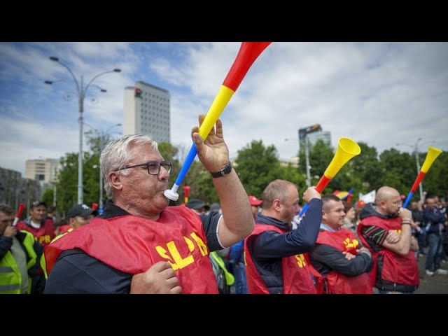 ⁣Tausende Arbeiter in Rumänien protestieren gegen zu hohe Steuern
