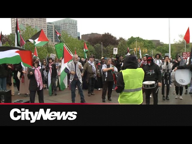 ⁣Pro-Palestinian demonstration at Ottawa City Hall during Israel flag raising