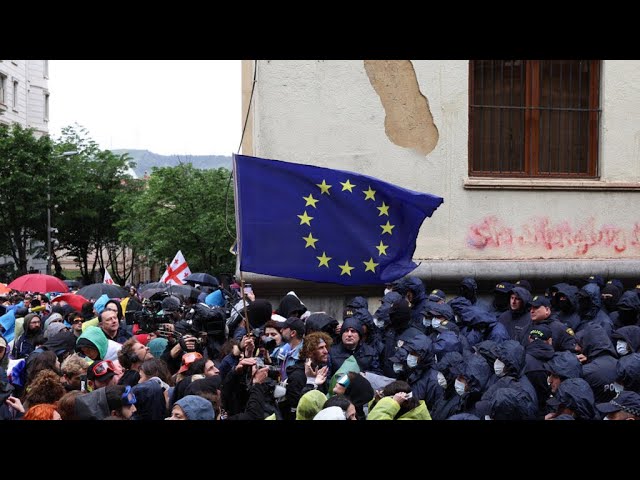 ⁣Géorgie : des milliers de manifestants protestent contre la nouvelle loi sur l'"influence 