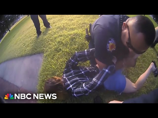 ⁣Texas police accused of pushing mom’s face into ants during arrest