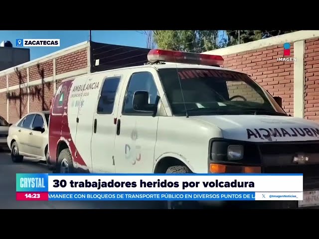 ⁣30 trabajadores resultaron heridos tras volcadura de camión en Zacatecas | Crystal Mendivil