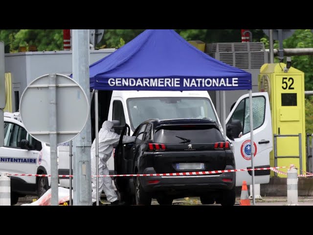 ⁣Fourgon pénitentiaire attaqué dans l'Eure : deux agents tués, un détenu en fuite • FRANCE 24