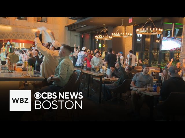 ⁣Bruins fans celebrate Game 5 win over Panthers