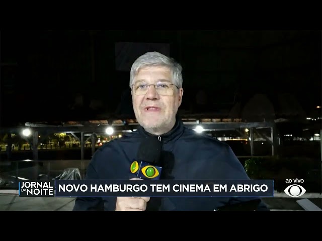 ⁣Voluntários promovem cinema em abrigo no Rio Grande do Sul