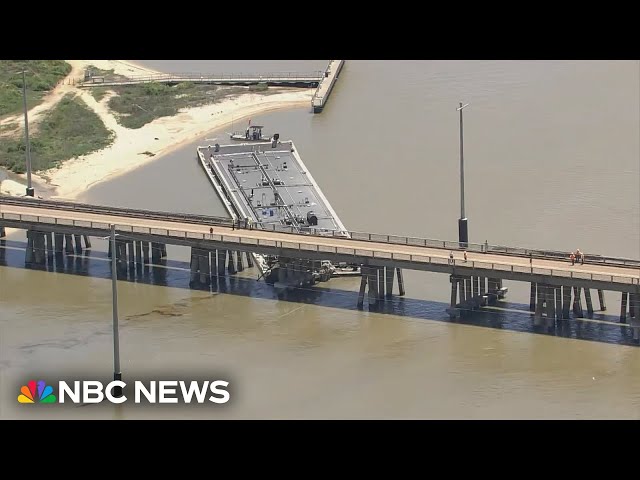 ⁣Barge strikes Texas bridge, triggering partial collapse