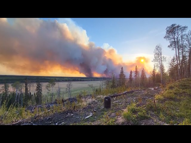 ⁣Weather aids crews battling Fort Nelson, B.C., wildfire