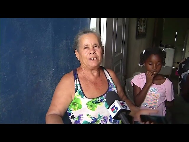⁣Residentes de El Sumito piden ayuda a las autoridades por cañada abarrotada de basura