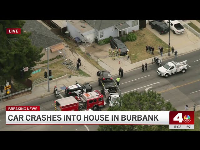 ⁣Car crashes into garage of Burbank home