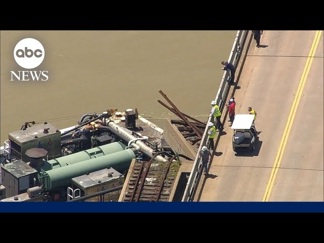 ⁣Small island's only road to mainland closed after barge hits bridge in Texas, causing oil spill
