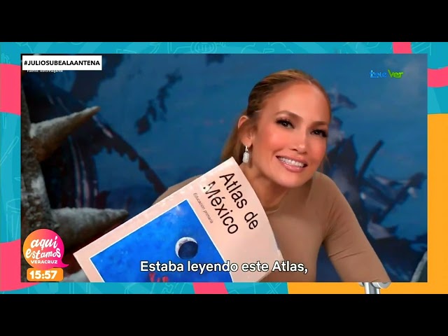 ⁣Jennifer López postea un video leyendo un libro que se utiliza en las escuelas mexicanas.