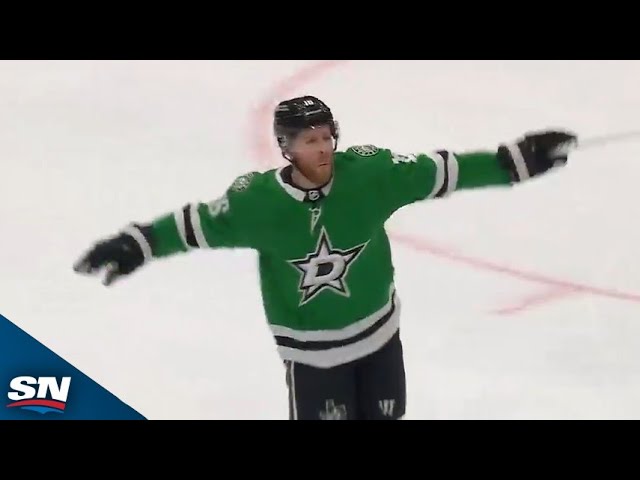 ⁣Stars' Joe Pavelski Scores First Goal Of Playoffs In Game 5
