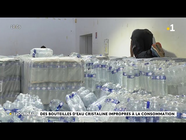⁣Des bouteilles d'eau Cristalline impropres à la consommation