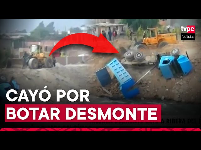 ⁣Chosica: camión que arrojaba desmonte cayó a ribera del Rímac