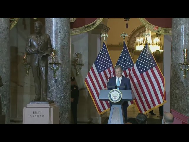 ⁣Billy Graham statue unveiled at US Capitol