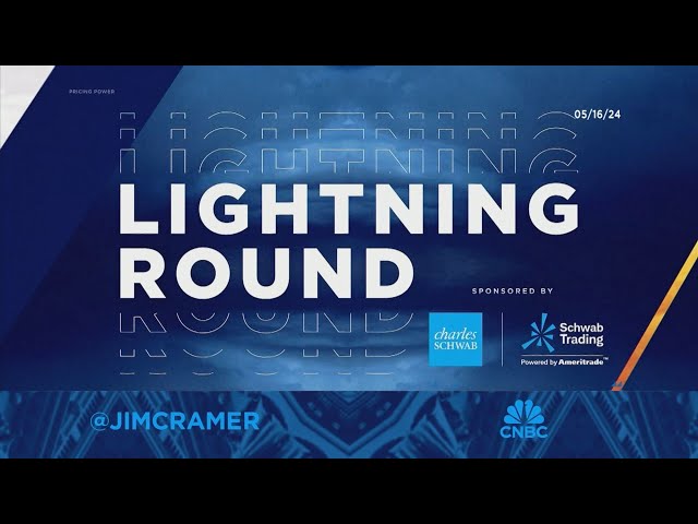 ⁣Lightning Round: DraftKings is the one to buy in the sports betting space, says Jim Cramer