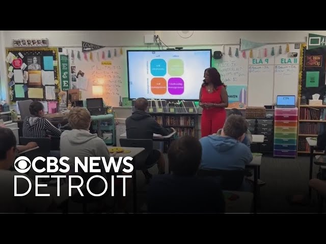 ⁣Leadership coach holds training session at Michigan high school for Mental Health Action Day