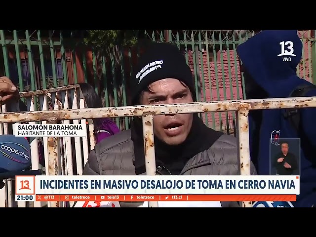 ⁣Incidentes en masivo desalojo de toma en Cerro Navia