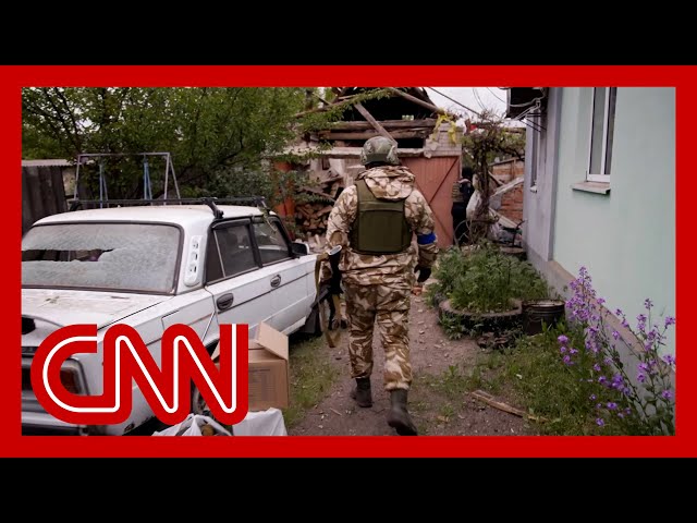 ⁣CNN rides along with evacuation unit in Ukraine as Russia advances on town