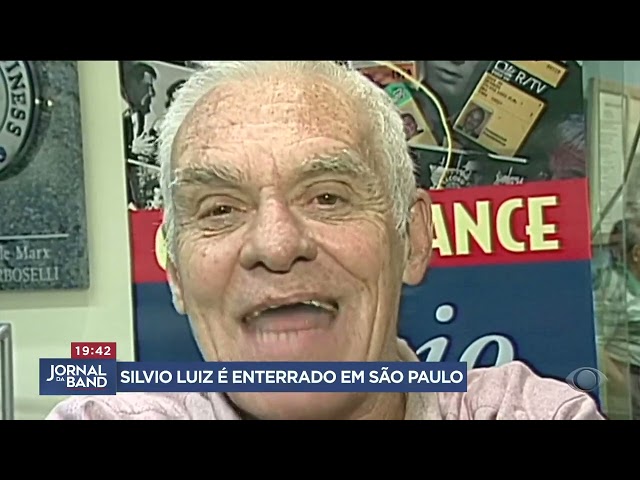 ⁣Silvio Luiz é enterrado em São Paulo