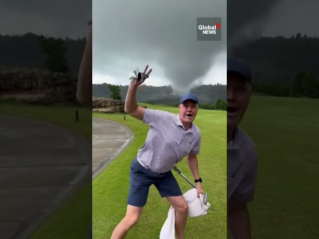 ⁣Golfers capture massive tornado touching down at Missouri golf course 