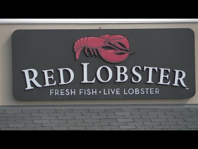 ⁣Red Lobster employee left jobless without warning