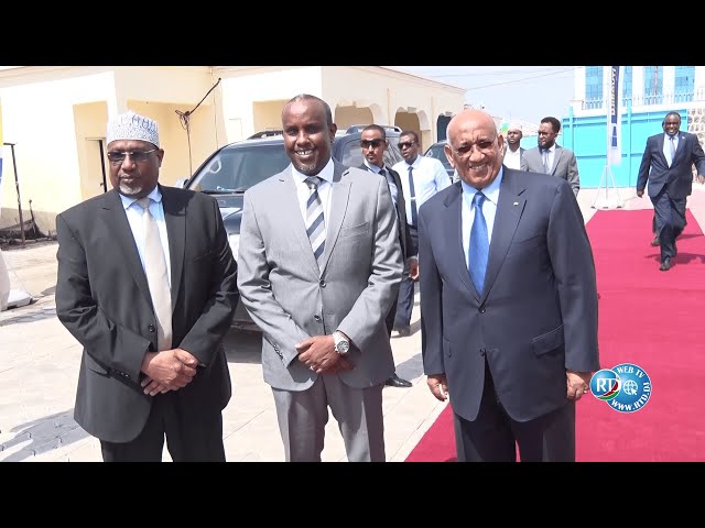 ⁣Le président du Parlement somalien visite la station d’atterrissement des câbles sous-marins