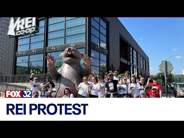 ⁣REI Union Chicago members walk off the job during Anniversary Sale to protest contract negotiations