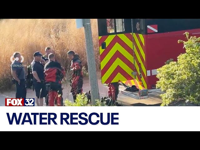 ⁣Man rescued from water at 31st Street Beach dies at hospital: Chicago PD