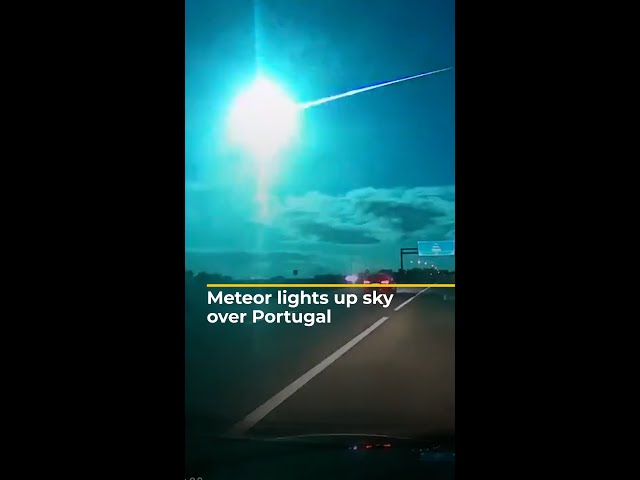 ⁣Meteor lights up sky over Portugal | AJ #shorts