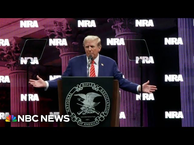 ⁣Trump accepts NRA endorsement at annual convention