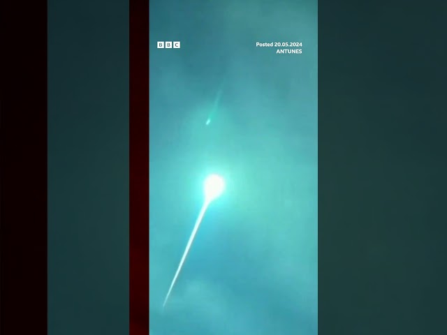 ⁣The European Space Agency said it appeared to be "a small piece of a comet." #Space #BBCNe