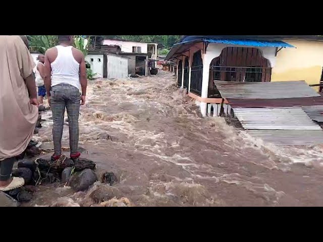 ⁣EN DIRECT Inondation à Mitsoudje, et pendant ce temps,  on prépare l'investiture. Pauvre peuple