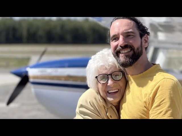 ⁣Grandson takes 96-year-old grandmother on plane ride