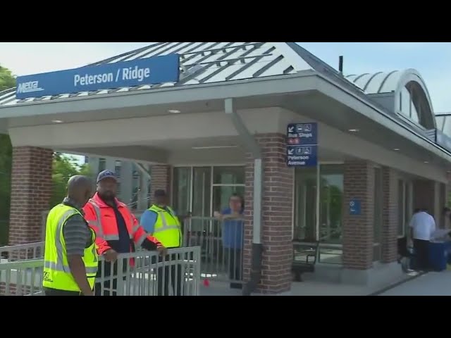 ⁣Metra's Peterson/Ridge Station opens in Edgewater
