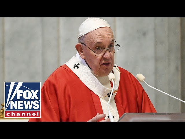 ⁣'MADNESS': Pope Francis denounces attempts to close southern border