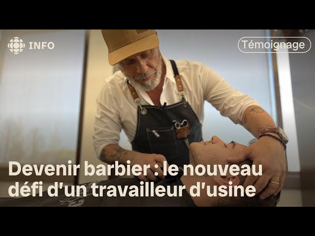 ⁣Un travailleur d'usine apprend le métier de barbier à 50 ans.