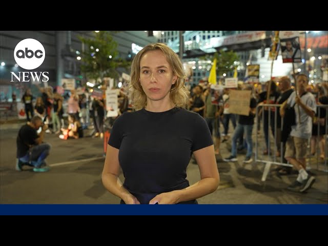 ⁣Protesters block streets in Tel Aviv demanding hostage deal for Israel, Hamas