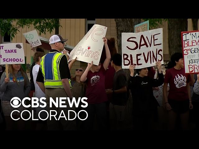 ⁣Students in Northern Colorado storm out of class, voice concerns about school closures