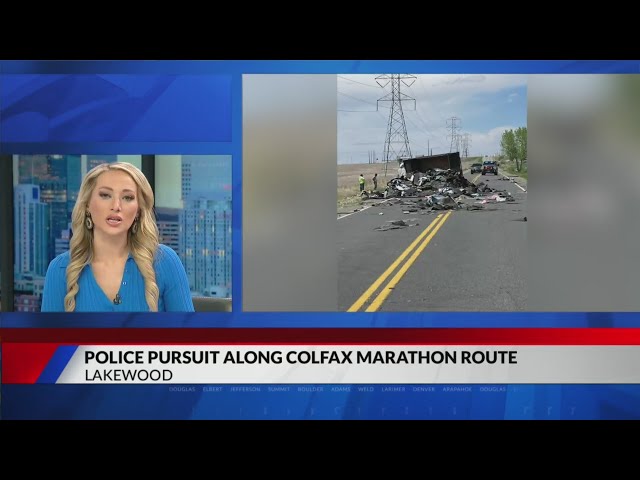 ⁣Rollover crash in Aurora closes roadway after debris spilled