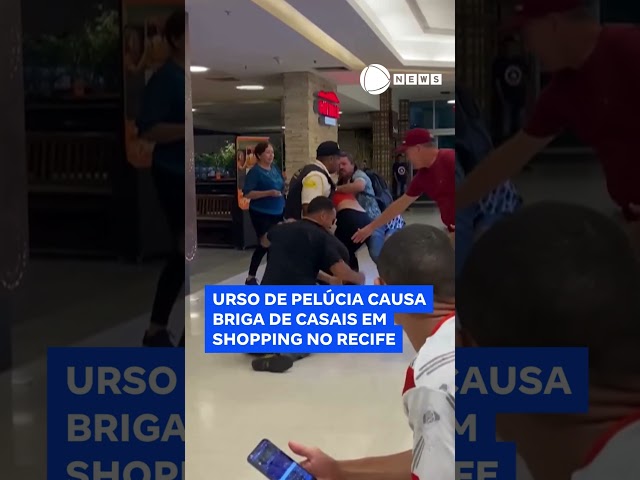 Clientes trocam socos por causa de urso de pelúcia no Recife #Shorts