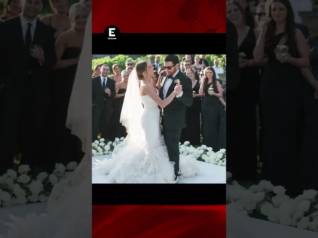 En la boda de la hija de Eminem, el artísta posó para las fotos en tenis