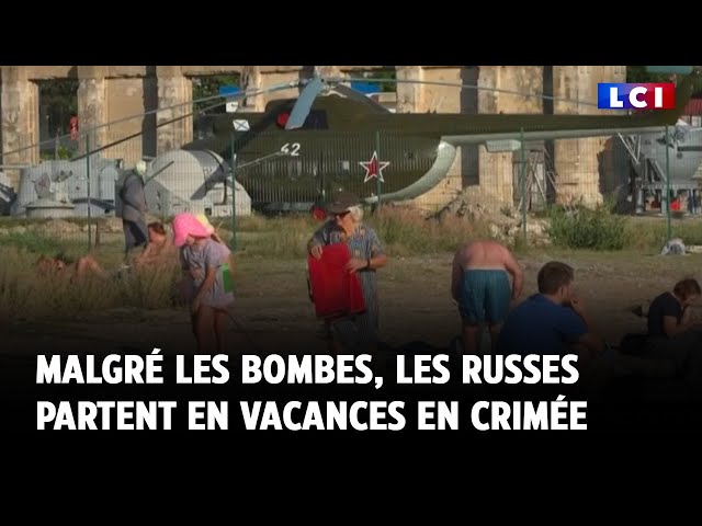 ⁣Malgré les bombes, les Russes partent en vacances en Crimée